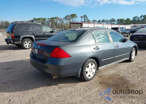 2007 Honda Accord 2.4 Lx z USA, uszkodzony, nr VIN 3HGCM56407G704747